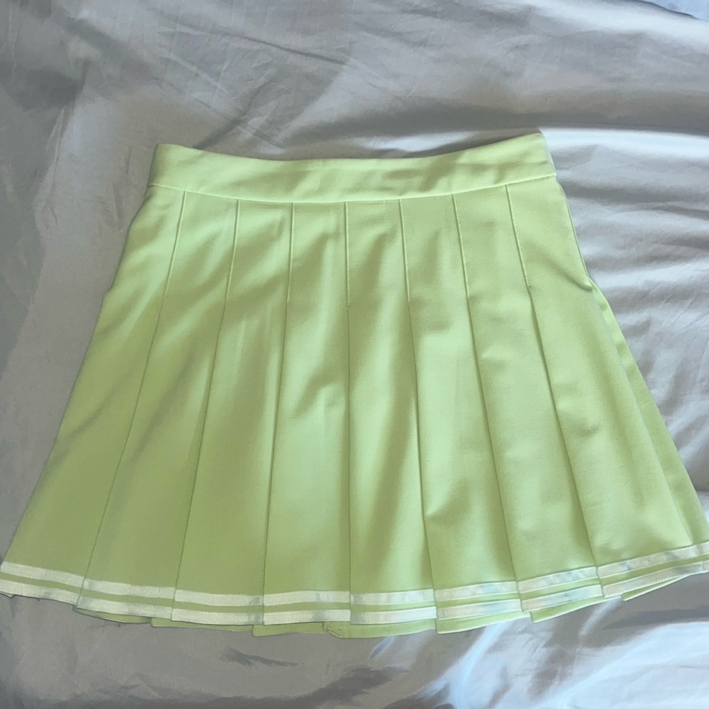 Aritzia Sunday Best Sun-deh light green pleated skirt, size 6